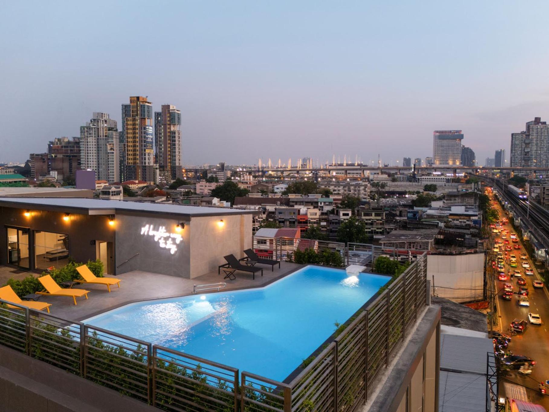 Lumen Bangkok Udomsuk Station Otel Dış mekan fotoğraf